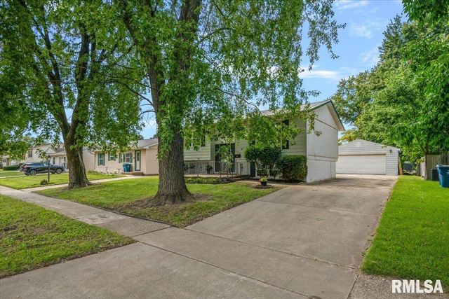1821 Denton Drive, Springfield, IL 62702