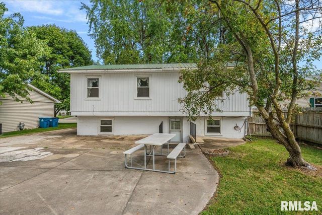 1821 Denton Drive, Springfield, IL 62702