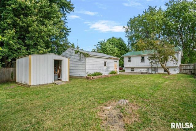 1821 Denton Drive, Springfield, IL 62702