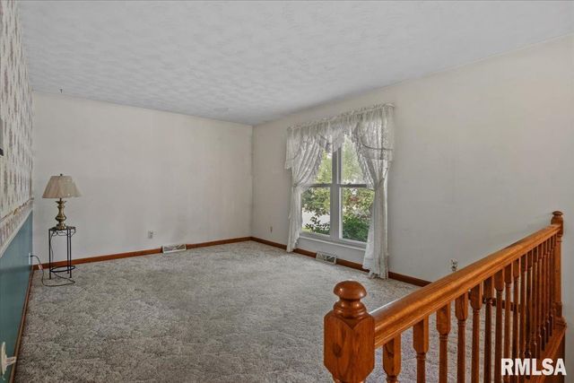 1821 Denton Drive, Springfield, IL 62702