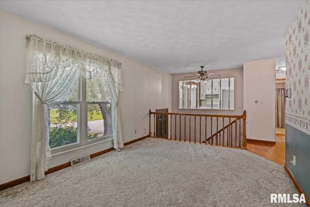 1821 Denton Drive, Springfield, IL 62702