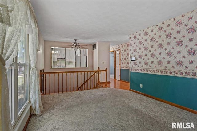1821 Denton Drive, Springfield, IL 62702