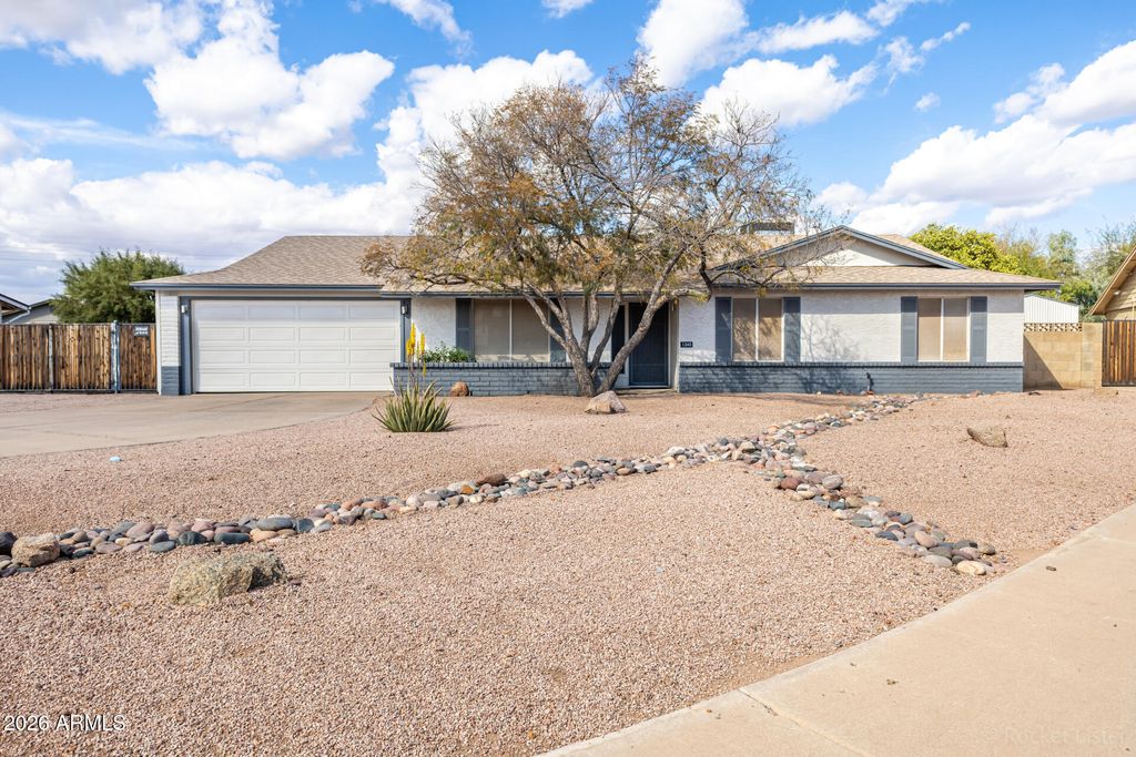 1340 E GARNET Circle, Mesa, AZ 85204