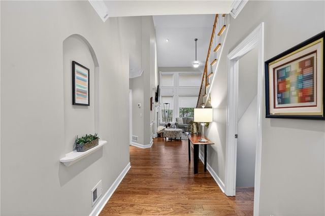 471 Vinings Estates SE Drive, Smyrna, GA 30126