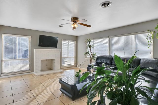 785 regent Loop, Yuba City, CA 95991