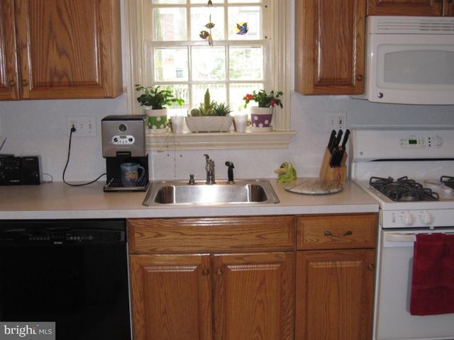 1504 ESBENSHADE RD, Lancaster, PA 17601