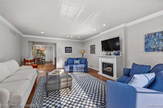 229 Barden Road, Bloomfield Hills, MI 48304