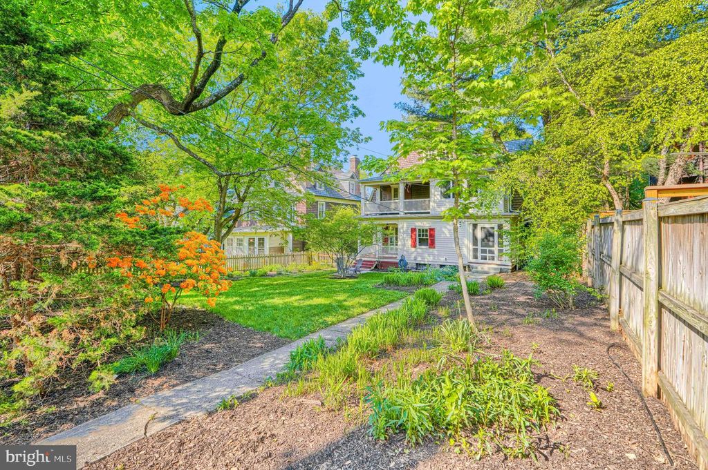 Image 111 of property listing at 207 HAWTHORNE RD, Baltimore, MD 21210