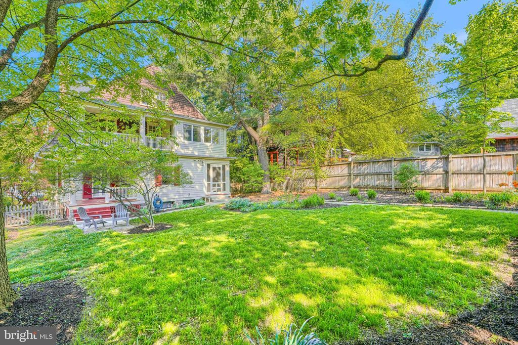 Image 115 of property listing at 207 HAWTHORNE RD, Baltimore, MD 21210