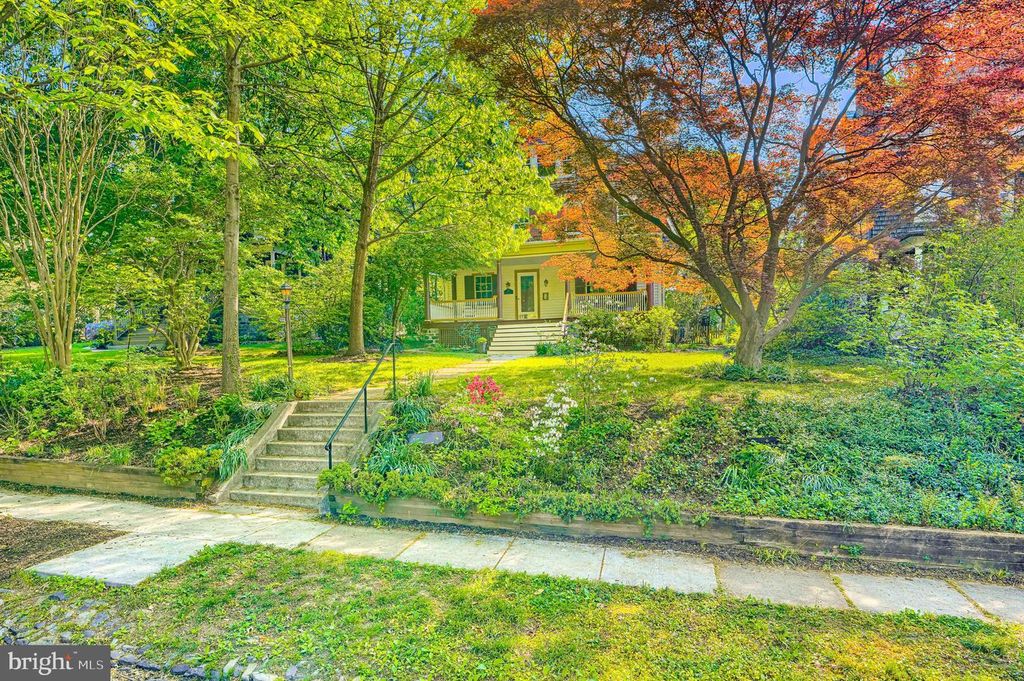 Image 117 of property listing at 207 HAWTHORNE RD, Baltimore, MD 21210