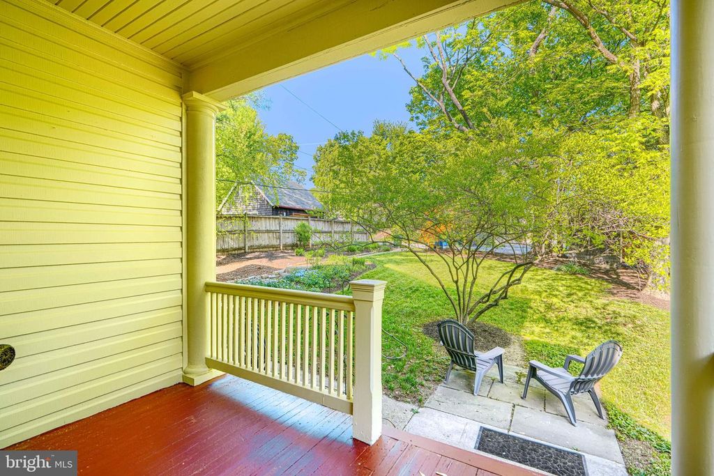 Image 34 of property listing at 207 HAWTHORNE RD, Baltimore, MD 21210