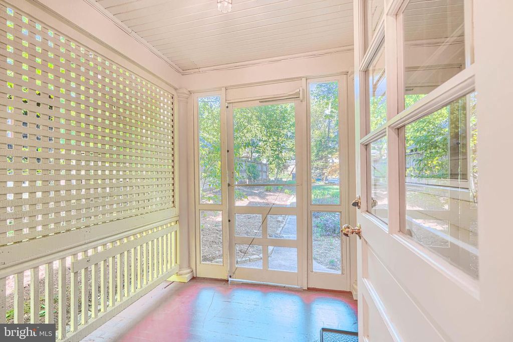 Image 45 of property listing at 207 HAWTHORNE RD, Baltimore, MD 21210