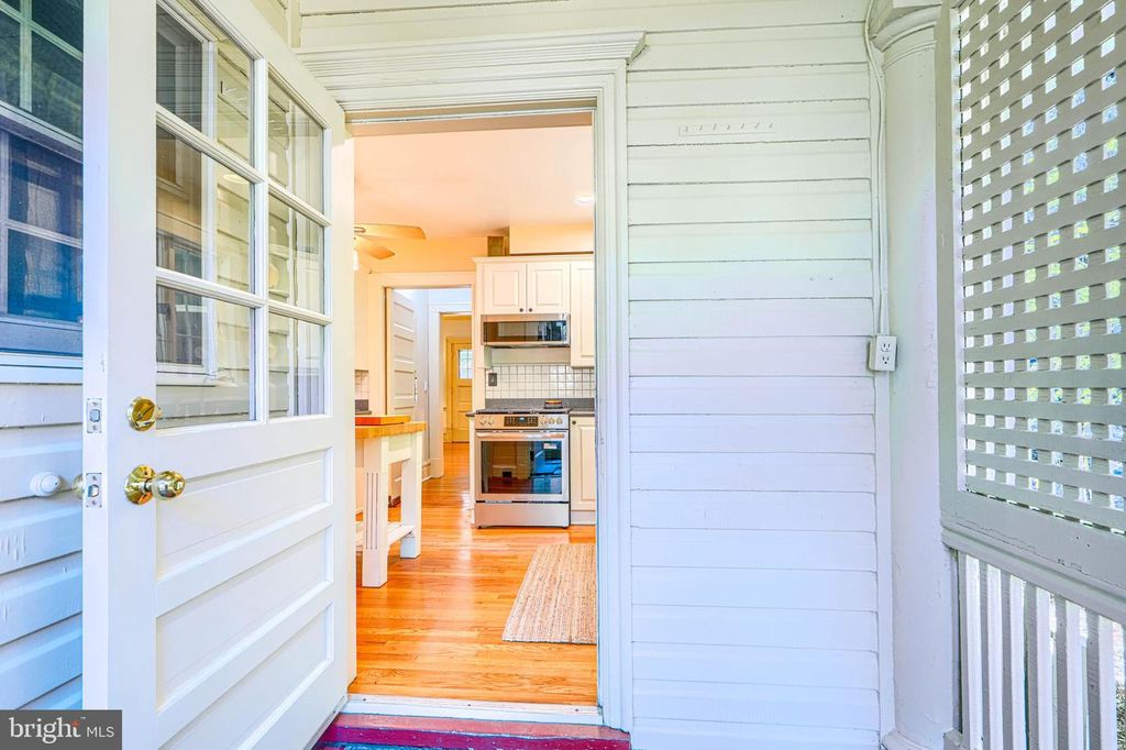 Image 46 of property listing at 207 HAWTHORNE RD, Baltimore, MD 21210