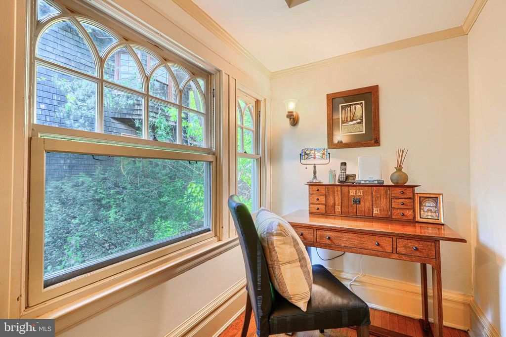 Image 47 of property listing at 207 HAWTHORNE RD, Baltimore, MD 21210