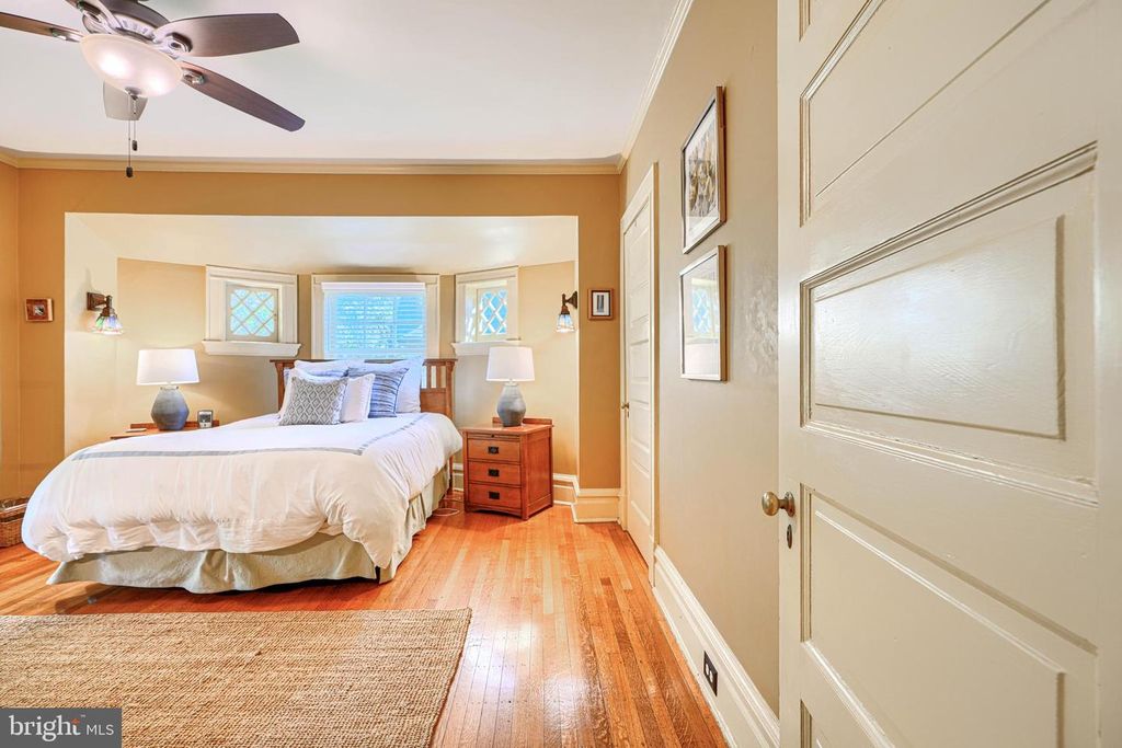 Image 48 of property listing at 207 HAWTHORNE RD, Baltimore, MD 21210