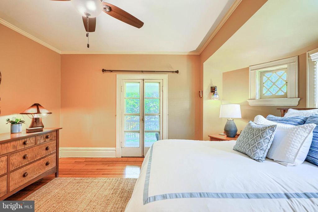 Image 50 of property listing at 207 HAWTHORNE RD, Baltimore, MD 21210