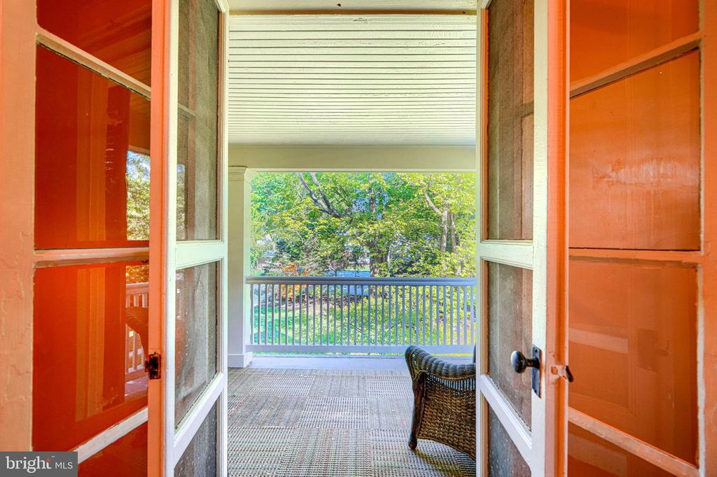 Image 51 of property listing at 207 HAWTHORNE RD, Baltimore, MD 21210