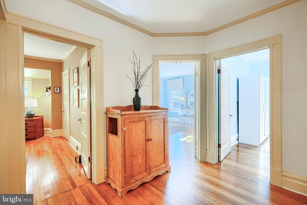 Image 55 of property listing at 207 HAWTHORNE RD, Baltimore, MD 21210