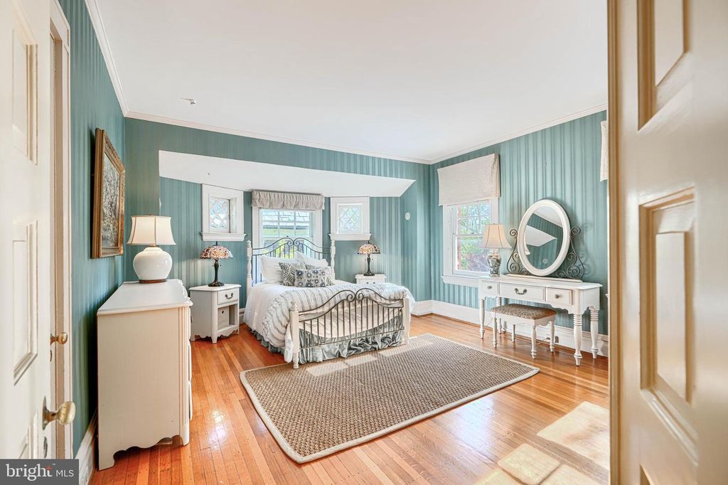 Image 56 of property listing at 207 HAWTHORNE RD, Baltimore, MD 21210