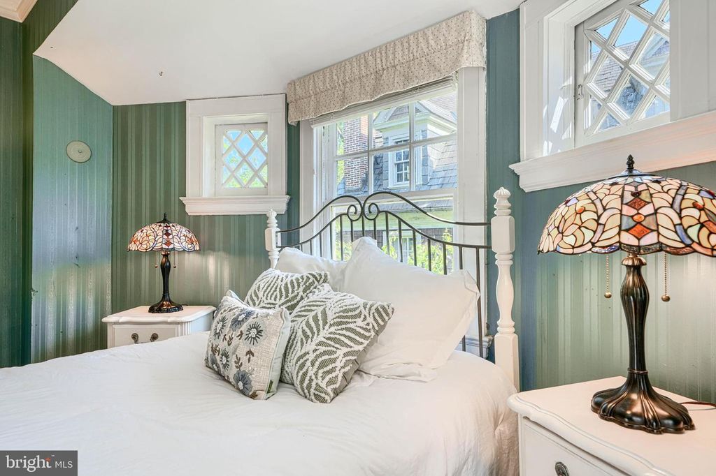 Image 58 of property listing at 207 HAWTHORNE RD, Baltimore, MD 21210