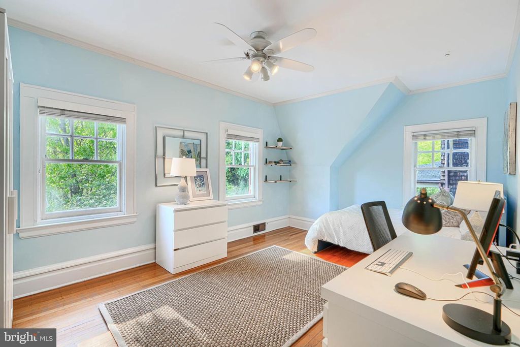 Image 60 of property listing at 207 HAWTHORNE RD, Baltimore, MD 21210