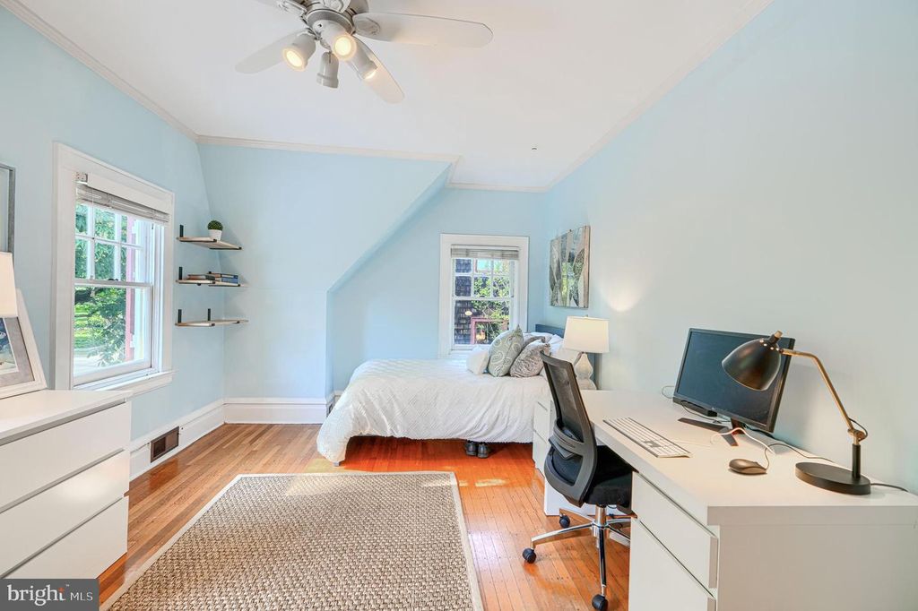 Image 61 of property listing at 207 HAWTHORNE RD, Baltimore, MD 21210