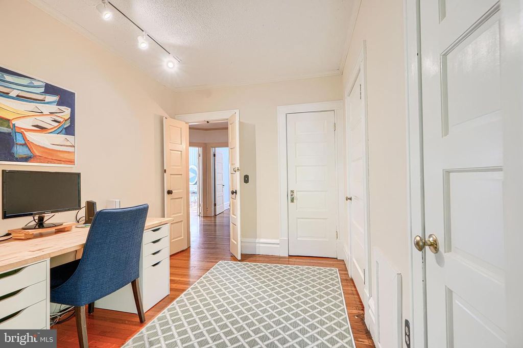 Image 69 of property listing at 207 HAWTHORNE RD, Baltimore, MD 21210