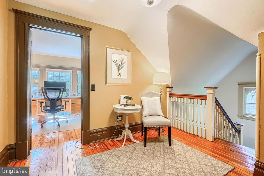 Image 78 of property listing at 207 HAWTHORNE RD, Baltimore, MD 21210