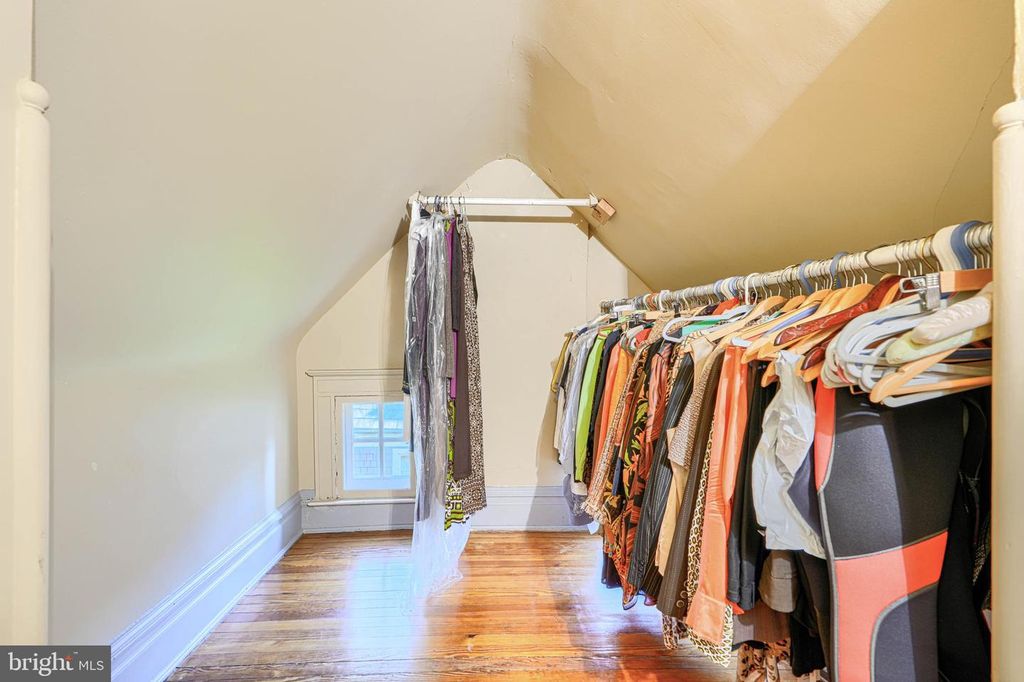 Image 82 of property listing at 207 HAWTHORNE RD, Baltimore, MD 21210