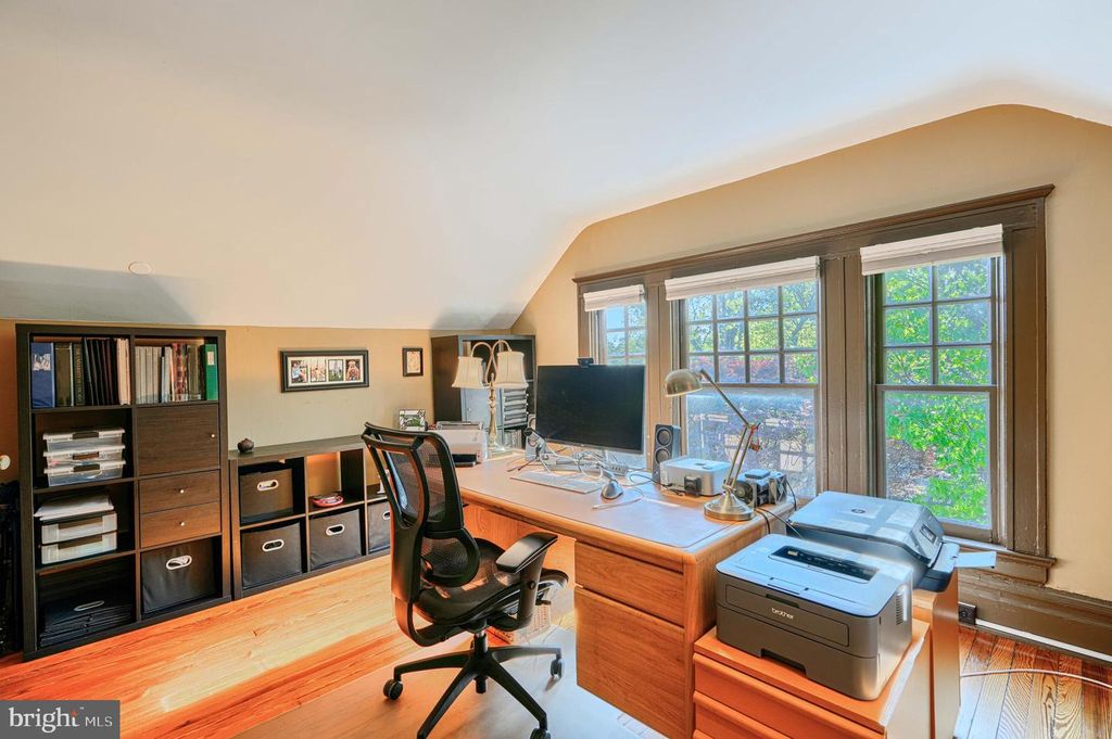 Image 85 of property listing at 207 HAWTHORNE RD, Baltimore, MD 21210