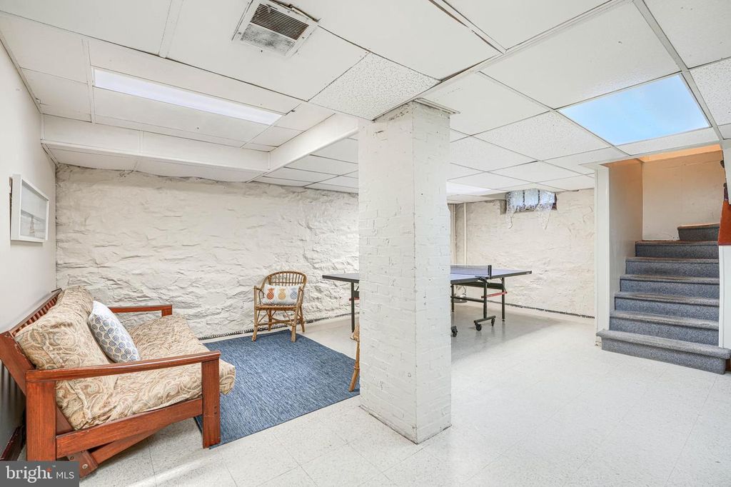 Image 87 of property listing at 207 HAWTHORNE RD, Baltimore, MD 21210