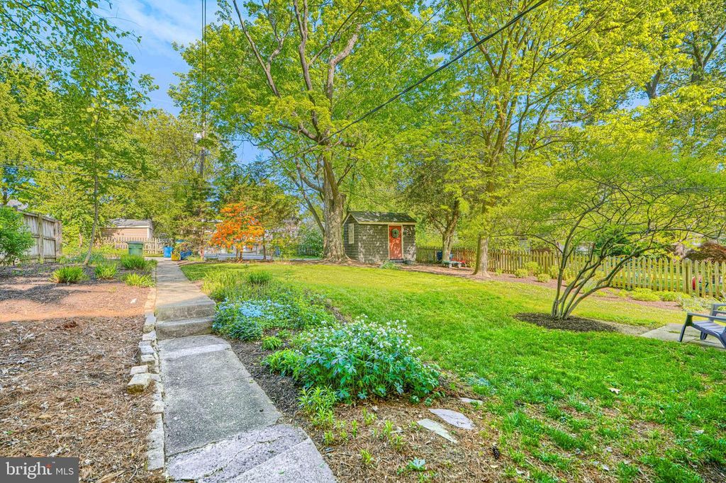 Image 93 of property listing at 207 HAWTHORNE RD, Baltimore, MD 21210