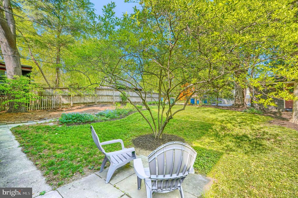 Image 94 of property listing at 207 HAWTHORNE RD, Baltimore, MD 21210