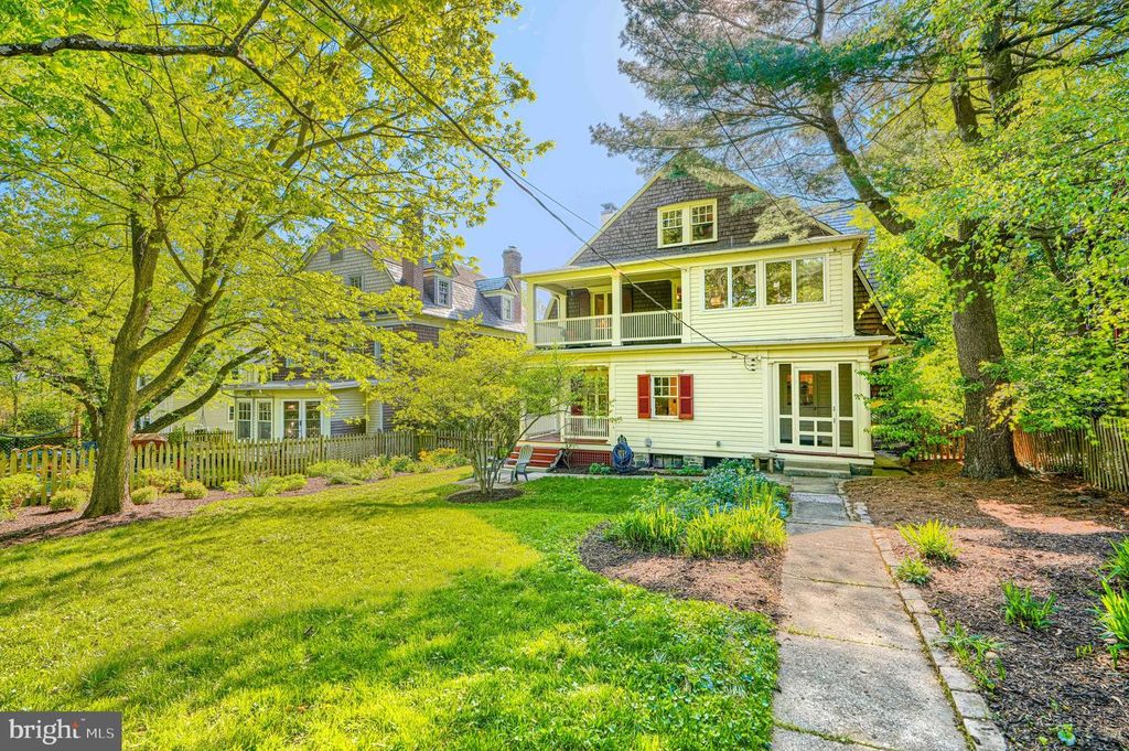 Image 96 of property listing at 207 HAWTHORNE RD, Baltimore, MD 21210