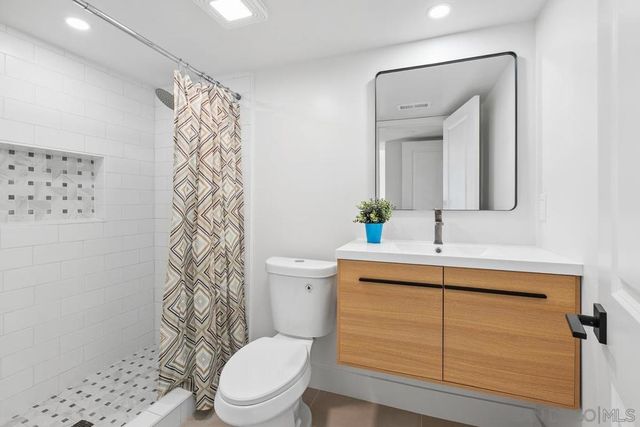 700 Selma, San Diego, CA 92114