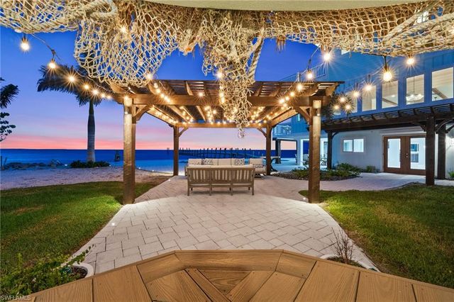 7660 Bocilla LN, Bokeelia, FL 33922