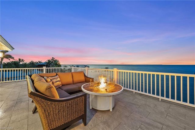 7660 Bocilla LN, Bokeelia, FL 33922