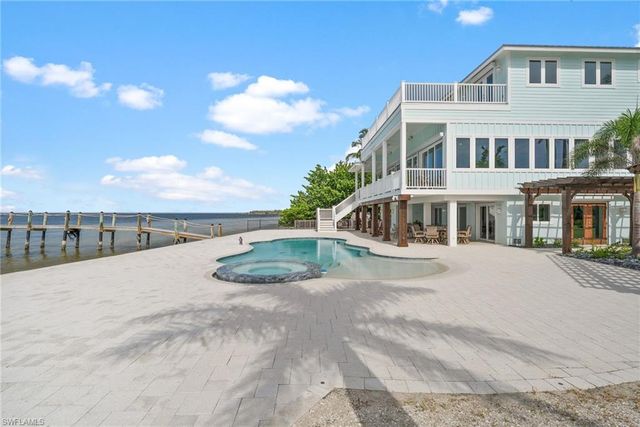 7660 Bocilla LN, Bokeelia, FL 33922