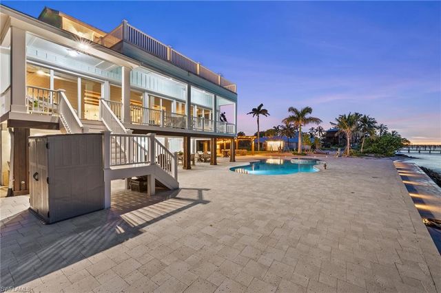 7660 Bocilla LN, Bokeelia, FL 33922