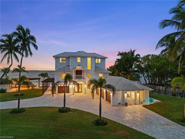 7660 Bocilla LN, Bokeelia, FL 33922