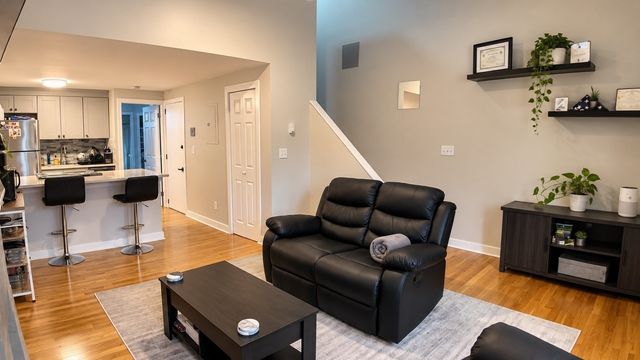 210 Washington Ave 4, Chelsea, MA 02150