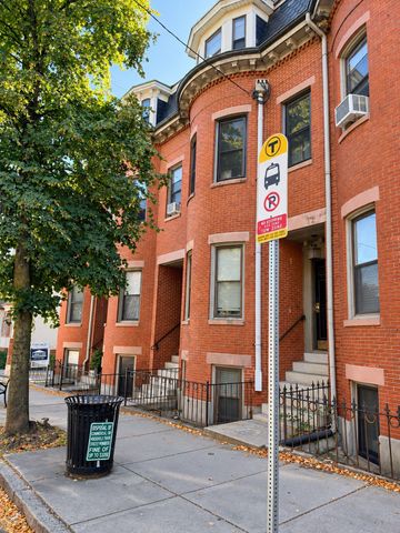 210 Washington Ave 4, Chelsea, MA 02150