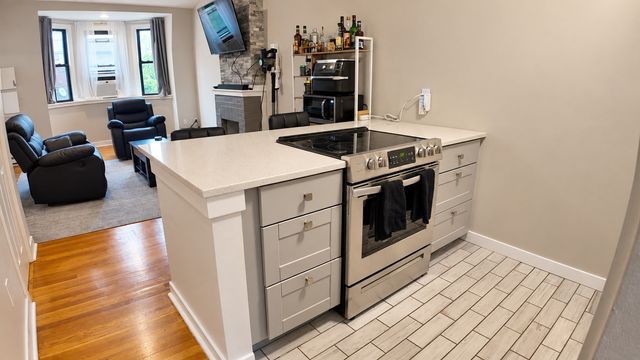 210 Washington Ave 4, Chelsea, MA 02150