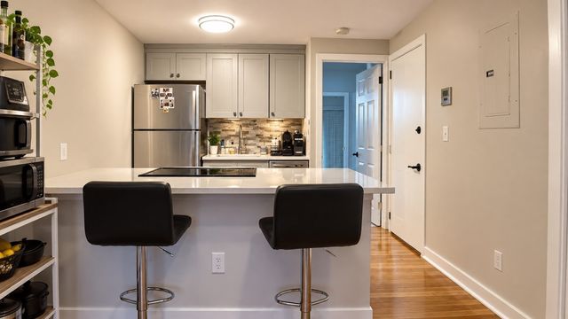 210 Washington Ave 4, Chelsea, MA 02150