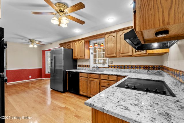 4506 Portico Ct, Louisville, KY 40299