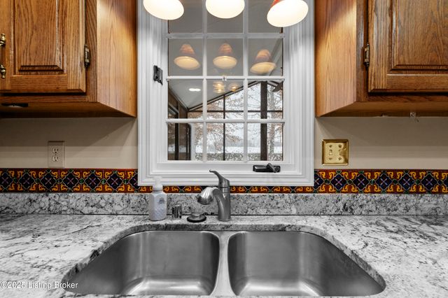 4506 Portico Ct, Louisville, KY 40299