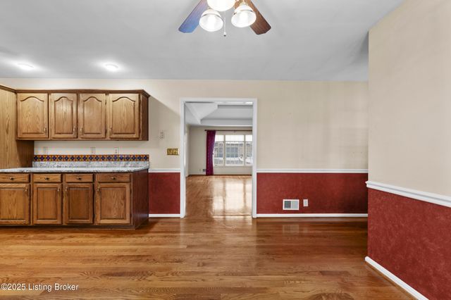 4506 Portico Ct, Louisville, KY 40299