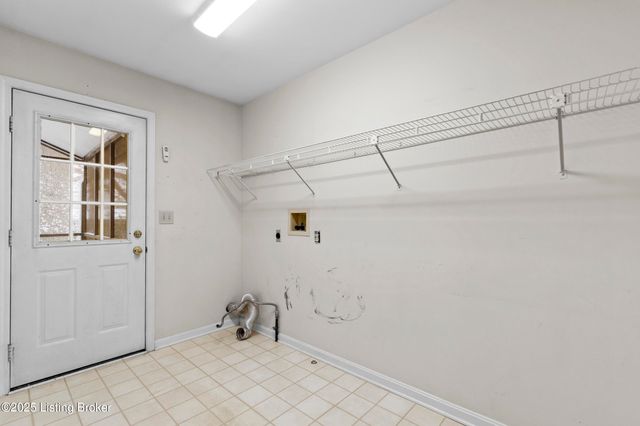 4506 Portico Ct, Louisville, KY 40299