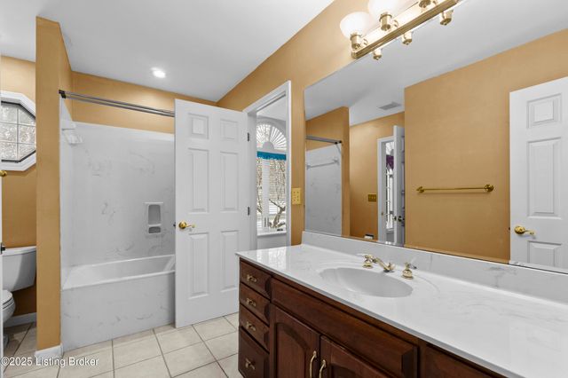 4506 Portico Ct, Louisville, KY 40299