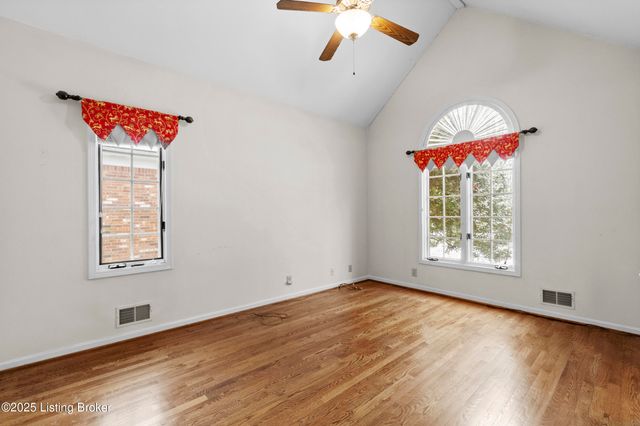 4506 Portico Ct, Louisville, KY 40299